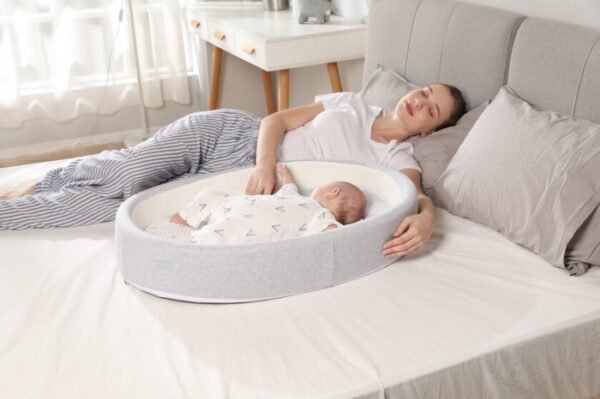 PRODUS RESIGILAT Cosulet bebelusi Babynest XL cu saltea dubla Gri